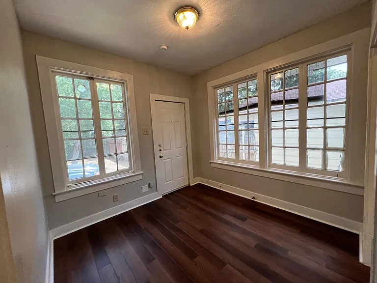 700 W Elsmere Pl — Photo 7