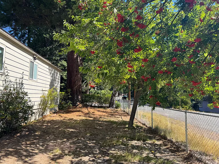 S B St — Photo 11