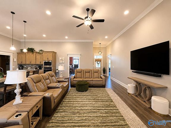 4th image of 26422 Birkshire Ln