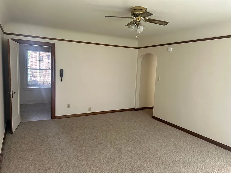 Leonard Apartments — Photo 22