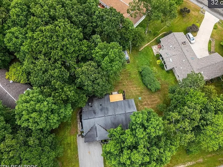 143 Fairhaven Dr — Photo 33