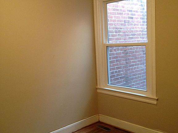Middle bedroom