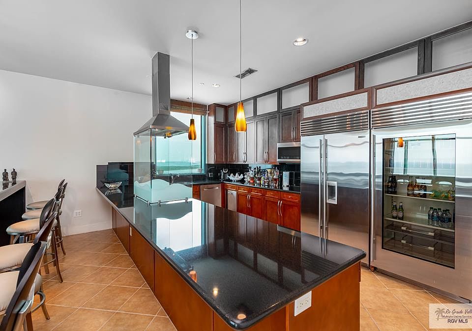1st image of 310A Padre Blvd