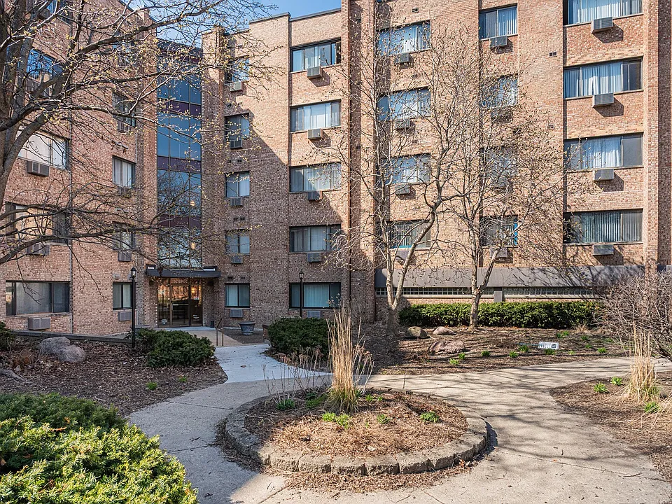 5358 N Cumberland Ave #213
