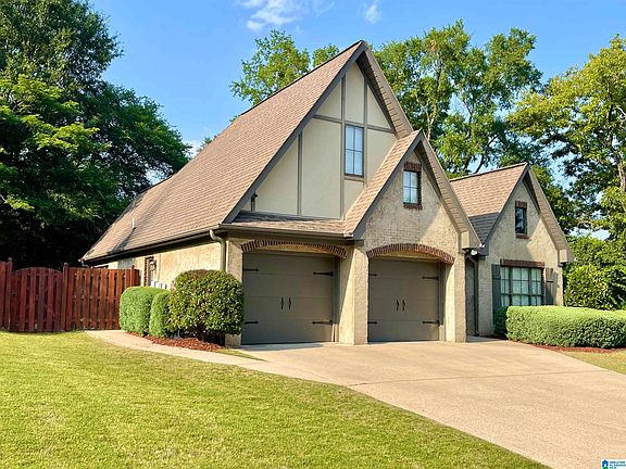 2nd image of 100 Eagle Cove Dr