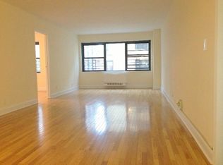 319 W 47th St, New York, NY 10036