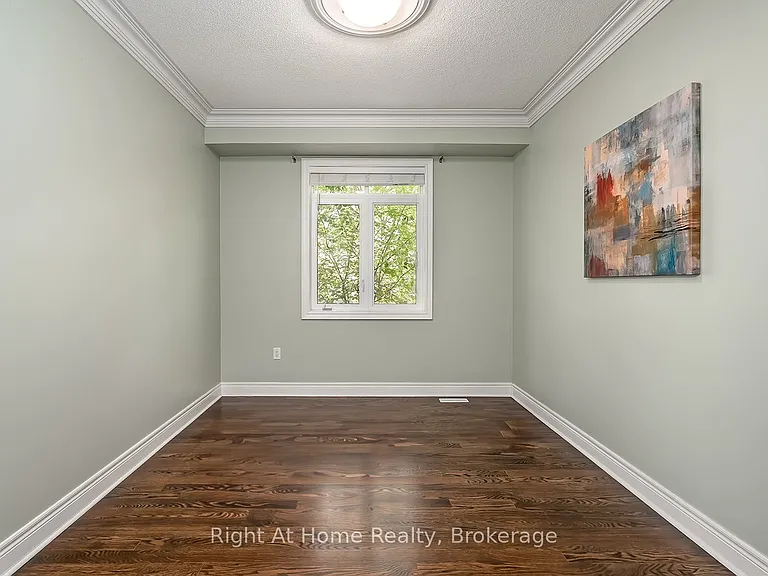 2096 Bingley Cres — Photo 6
