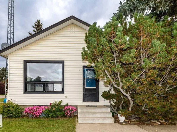 4902 52nd St, Sedgewick, AB T0B 4C0