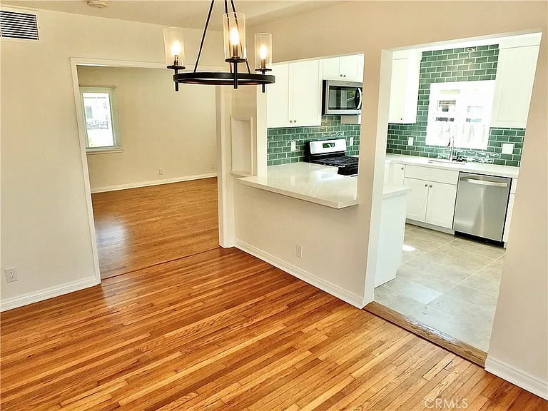 4036 E Vermont St — Photo 16