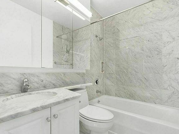 5th image of 235 W 56th St APT 32M