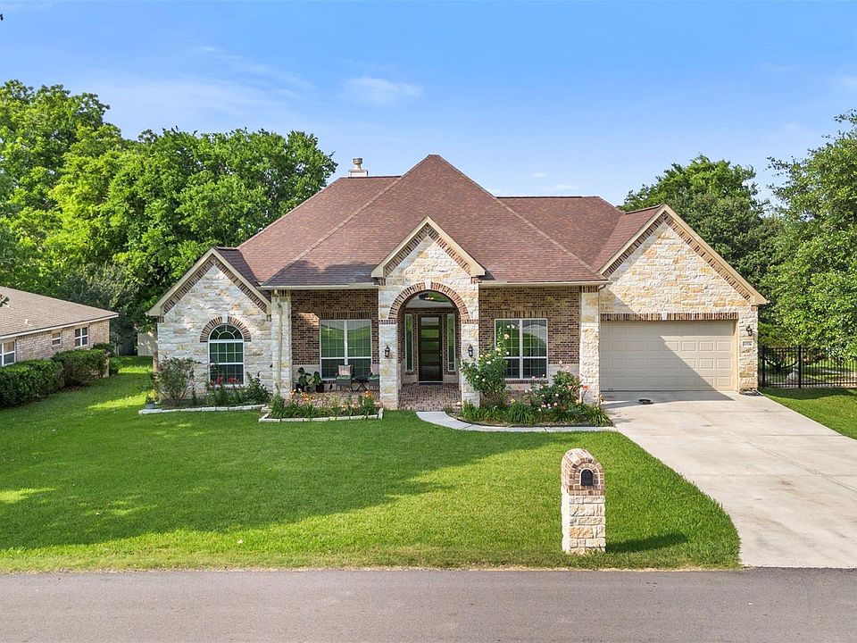1st image of 13336 Lake Breeze Ln