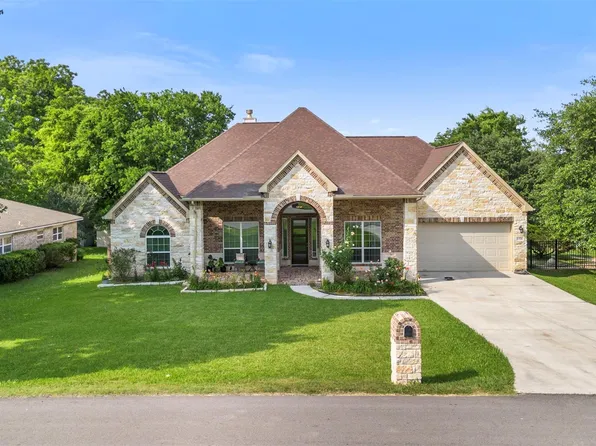 13336 Lake Breeze Ln, Willis, TX 77318