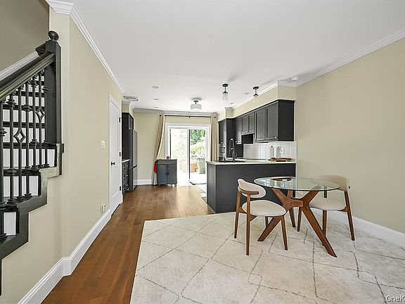 3rd image of 158-22 Powells Cove Blvd #1