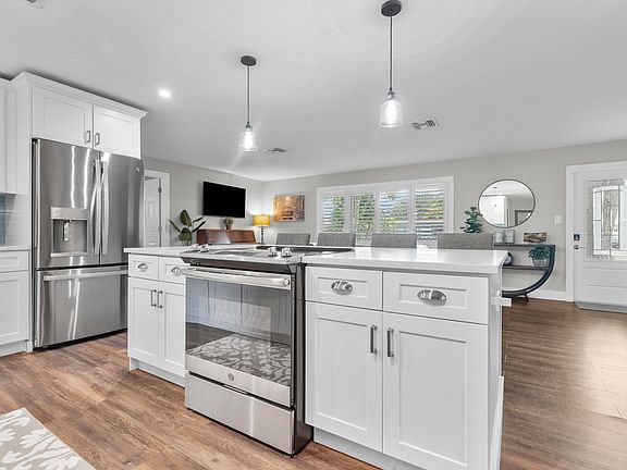 2nd image of 4421 Daffodil Circle N