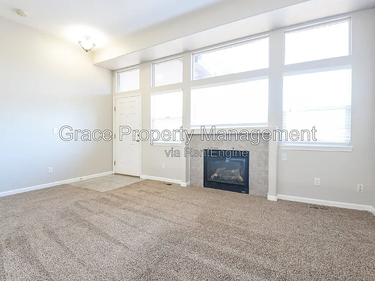 9727 Cherry Ln — Photo 4