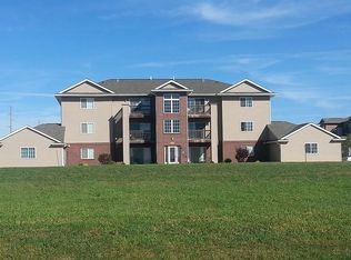3105 Michelle Ct SW APT 8, Cedar Rapids, IA 52404