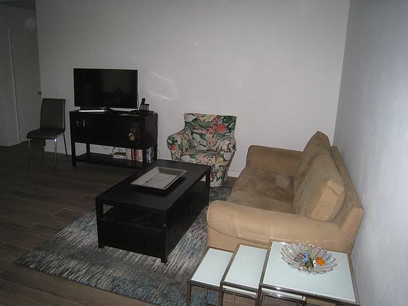 4th image of 350 Collins Ave APT 108