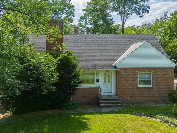 2140 Lamberton Rd, Cleveland Heights, OH 44118
