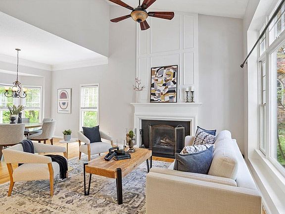 5th image of 11 Wexford Dr