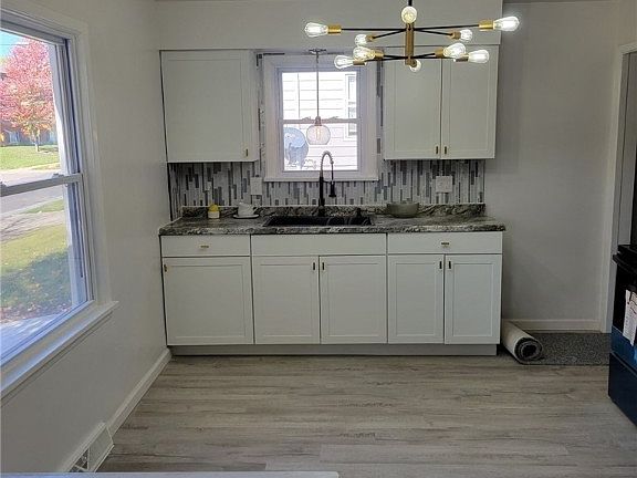 3rd image of 6061 Andover Blvd