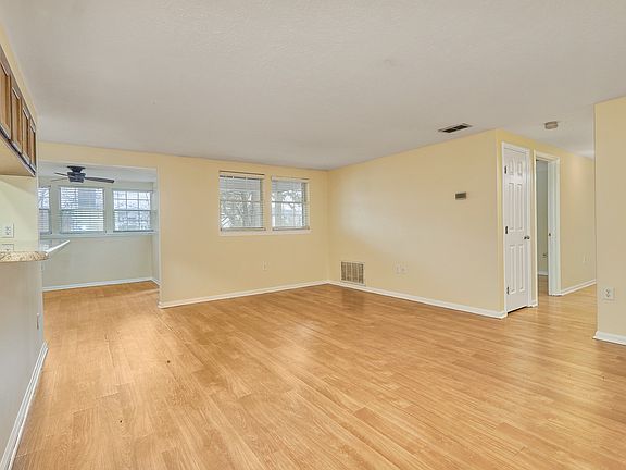 5th image of 10217 Wolfe Manor Ct Unit 2