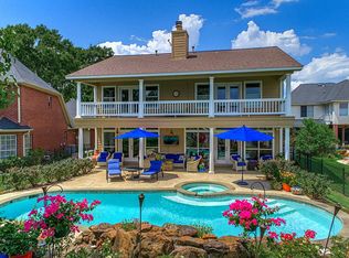 910 Sandy Beach Dr, Conroe, TX 77304