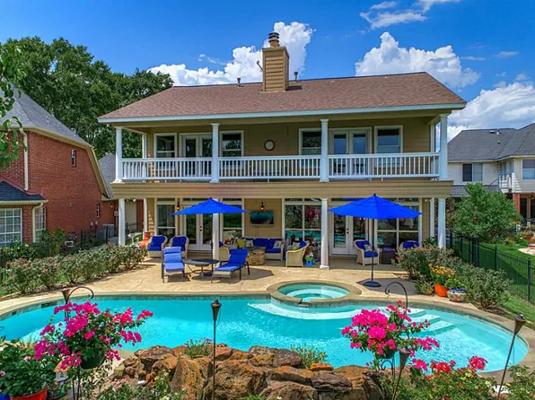 910 Sandy Beach Dr, Conroe, TX 77304