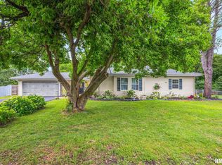 340 Hawthorne Cir, Creve Coeur, IL 61610