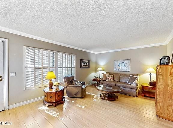 5th image of 20111 Leadwell St Unit 11