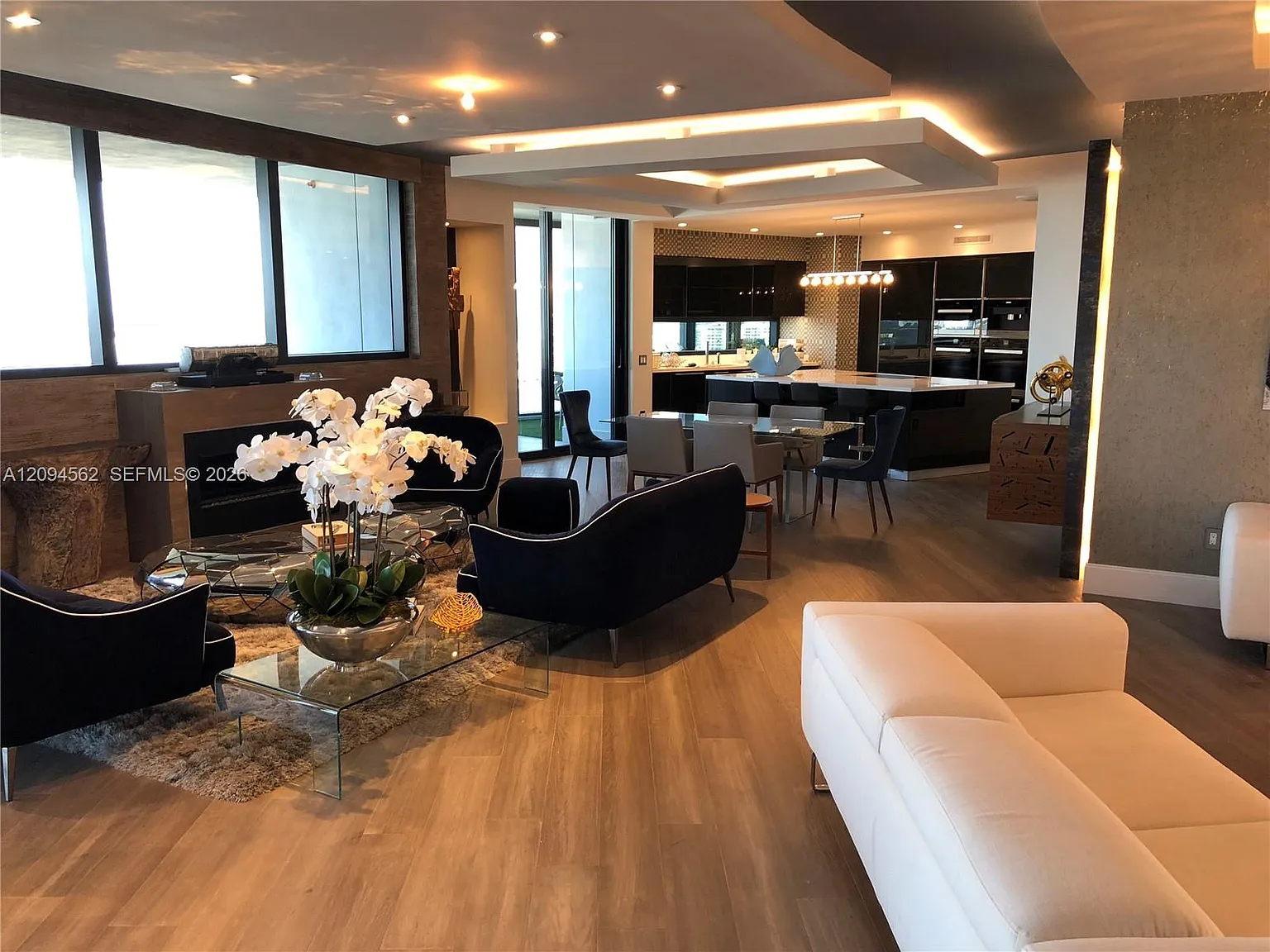 18555 Collins Avenue Cond — Photo 3