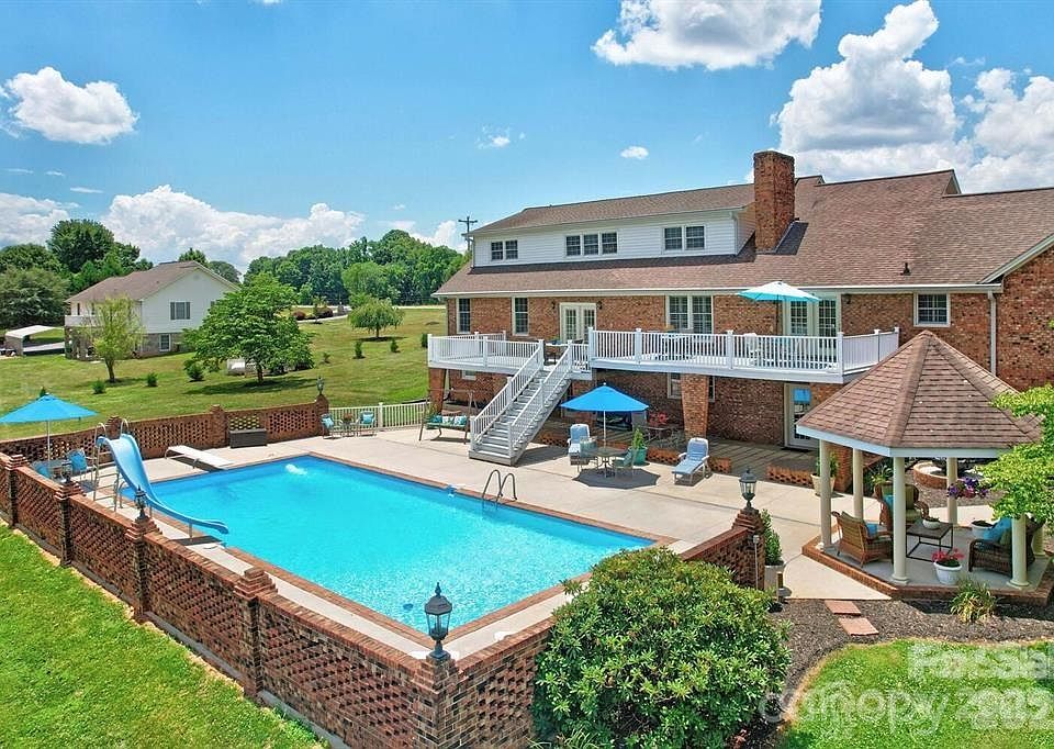 1st image of 4723 Old Mountain Rd