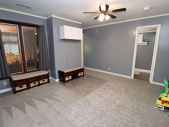4th image of 6463 Boxelder Dr