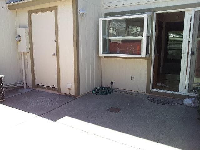 1st image of 1049 Briarwood Dr
