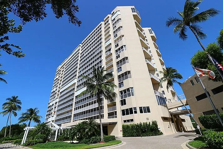 4041 Gulf Shore Blvd N #301 — Photo 28
