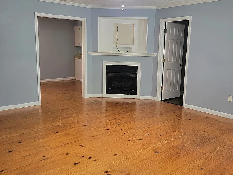 873 Oakmont Dr — Photo 5