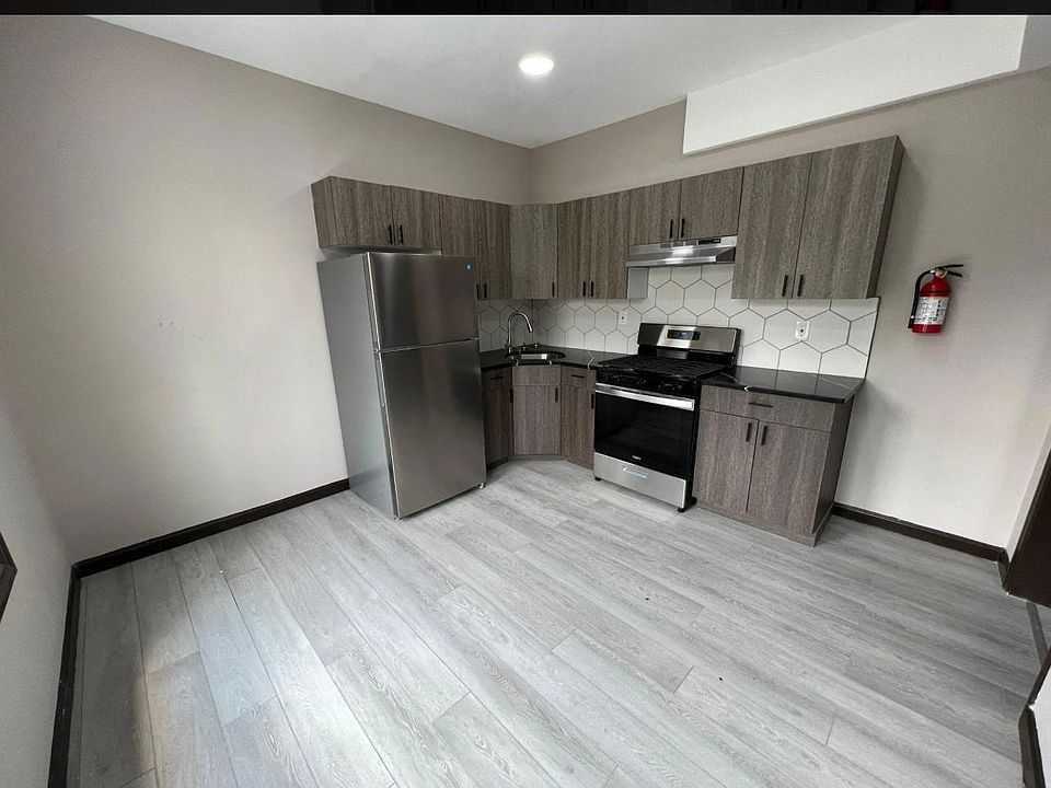 1st image of 162 Elwood Ave #3L