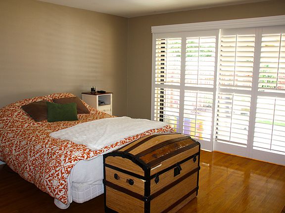 5th image of 22423 Clarendon St