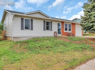 6815 Parkridge Ct, Colorado Springs, CO 80915