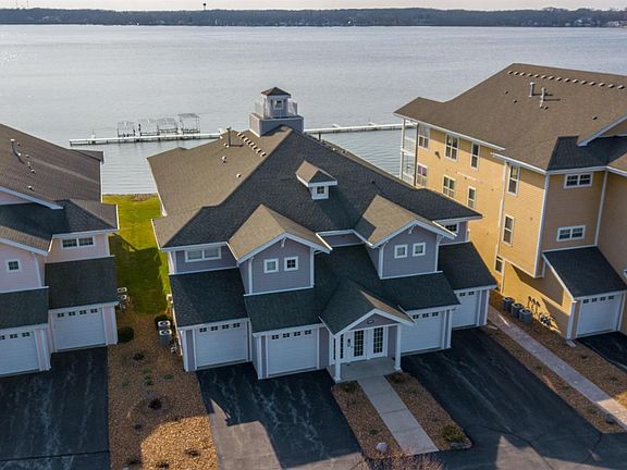 2nd image of 13304 Lake Shore Dr Unit 201