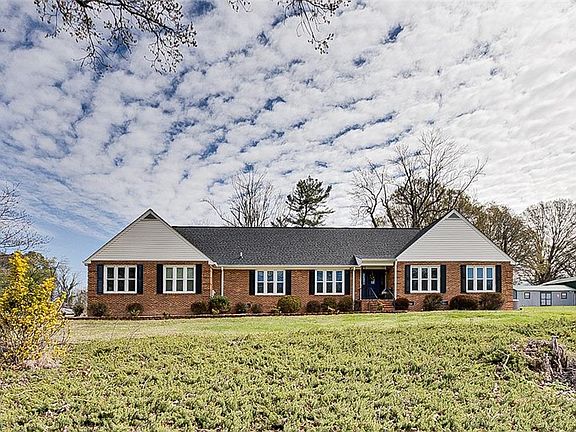 3rd image of 4701 Liberty Rd