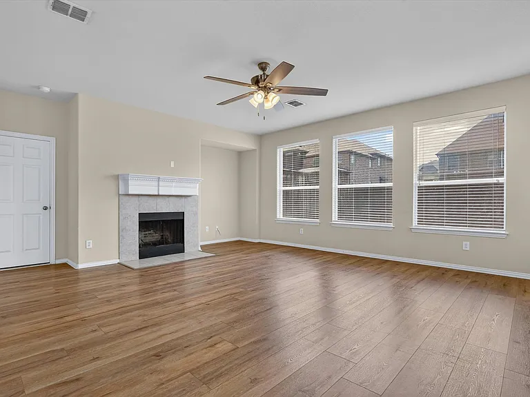11945 Henderson Dr — Photo 6