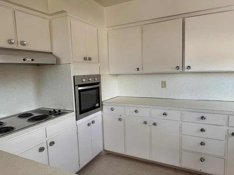 1767 Oxford Dr #3 — Photo 2