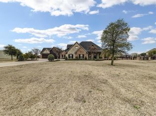 6180 Meadowlands Dr, Krum, TX 76249