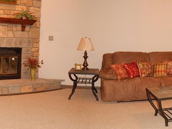 4th image of 8019 Peach Blossom Ln