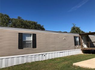 112 Lake Dr, Bastrop, TX 78602