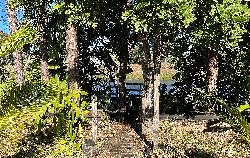 1st image of 798 NW Selvitz Road