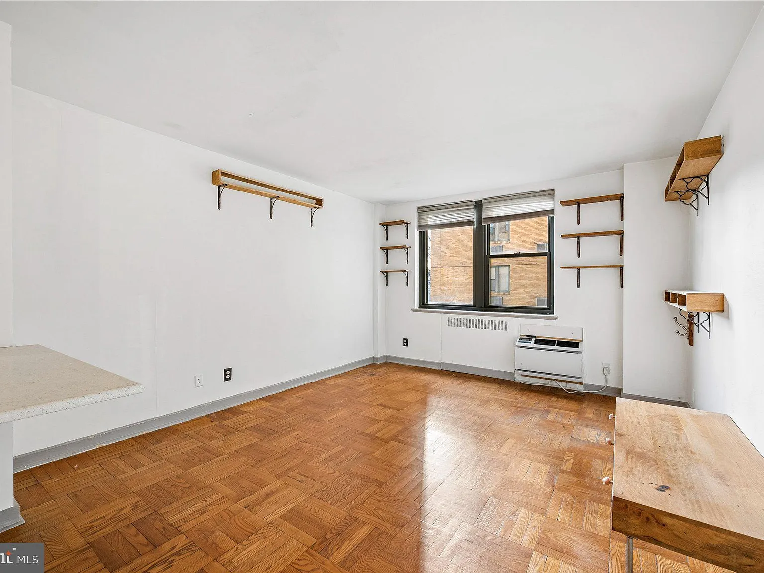 1 bed, 1.0 bath, 589 sqft, $1,700 — Photo 3
