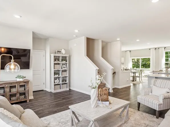 1073 Foster Dr, Glassboro, NJ 08028