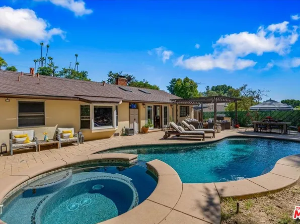 2225 Roscomare Rd, Los Angeles, CA 90077