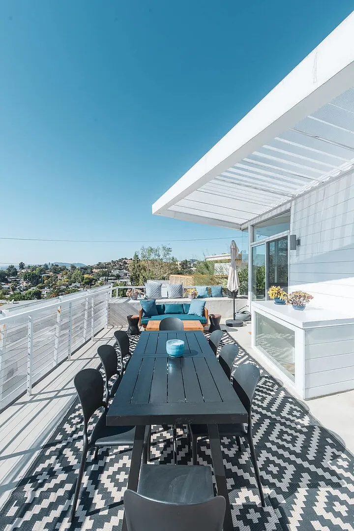 Luxurious Highland Park Oasis: Hot Tub & Stunning Views — Photo 1